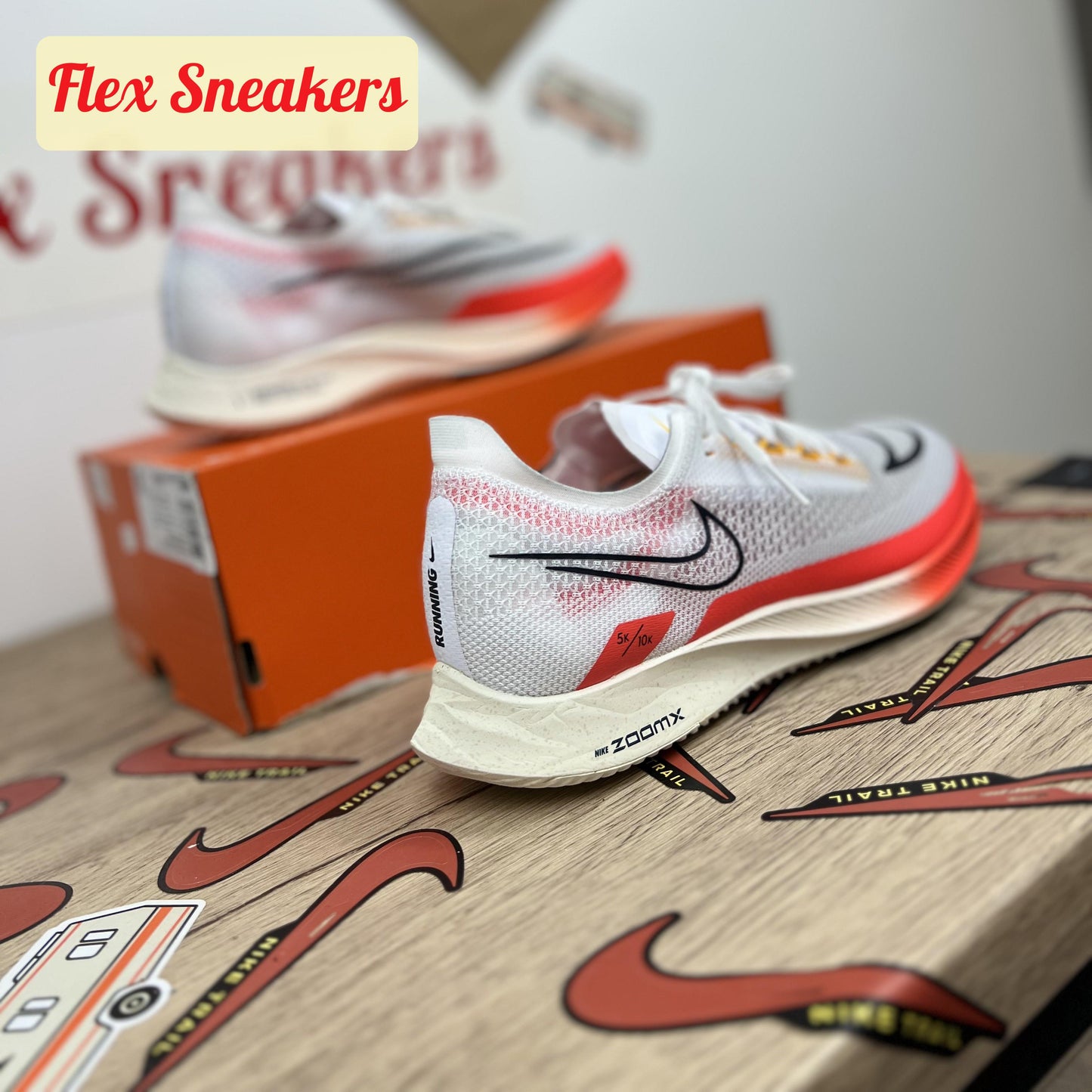 ZoomX Streakfly White/Bright-Crimson