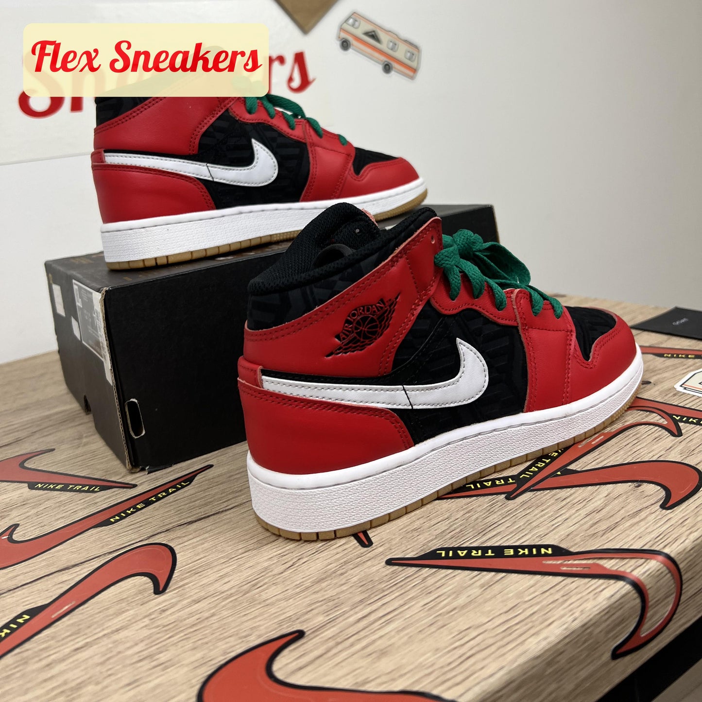 Air Jordan 1 Mid SE (GS) Fire-Red