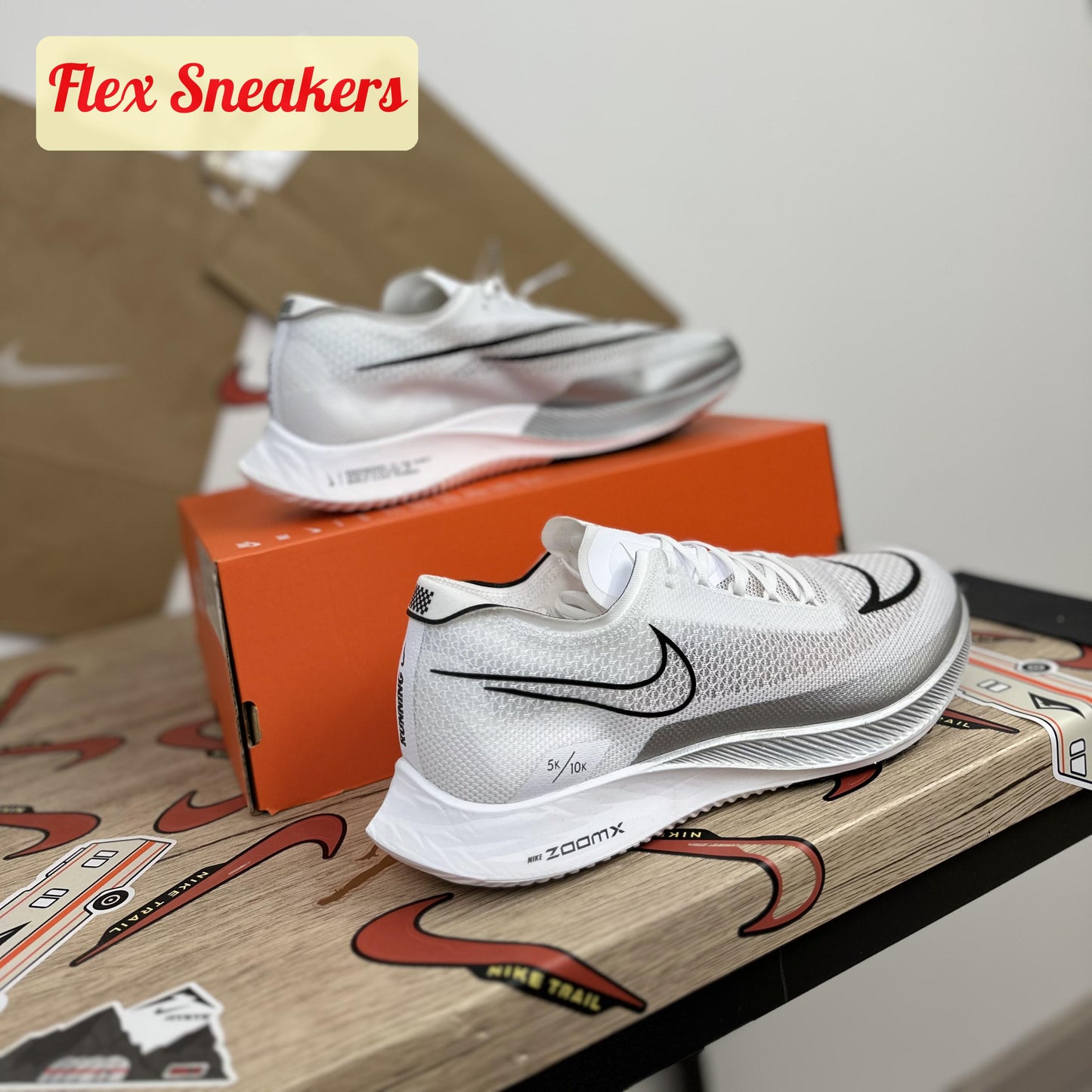 ZoomX Streakfly White/Silver