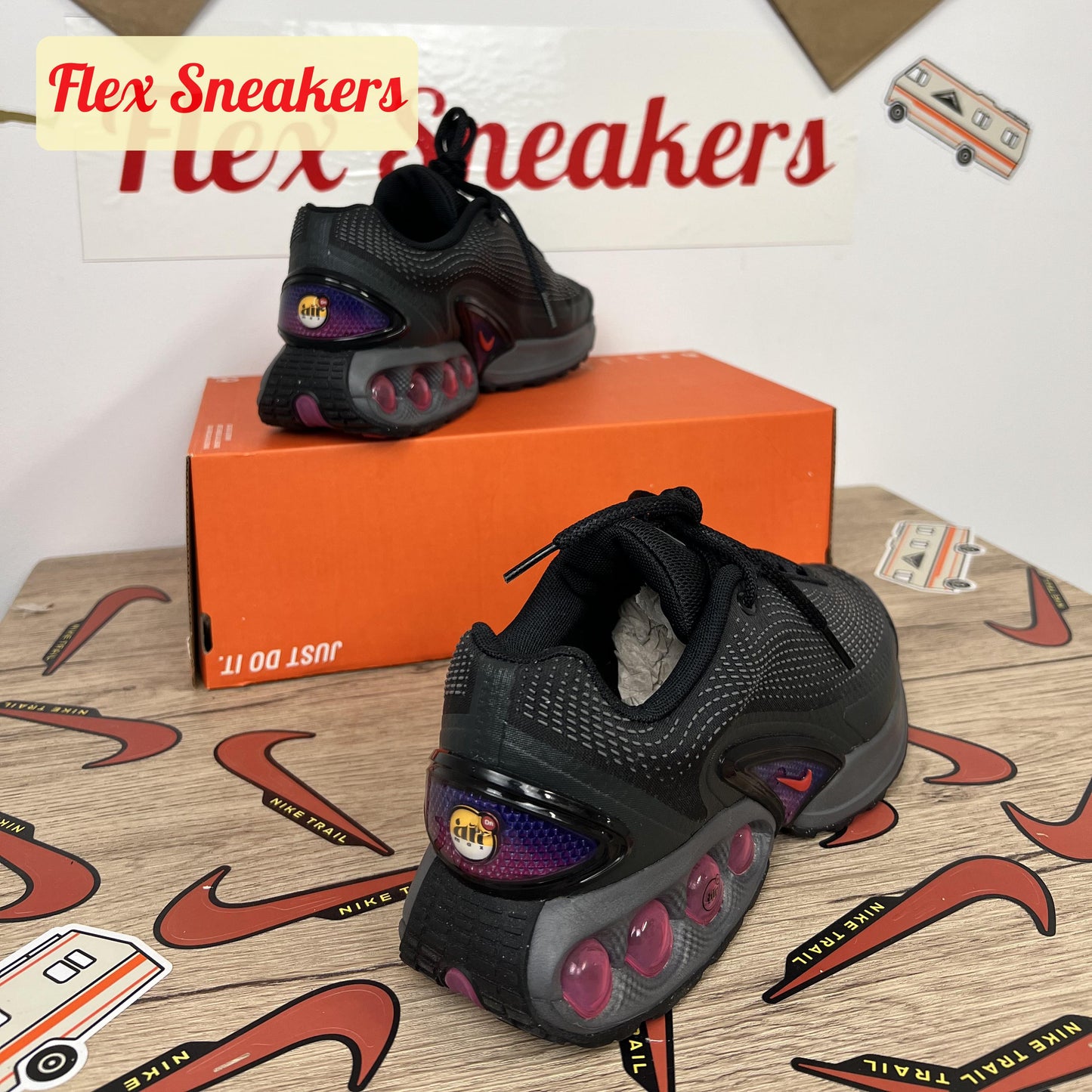Air Max DN Black/Crimson