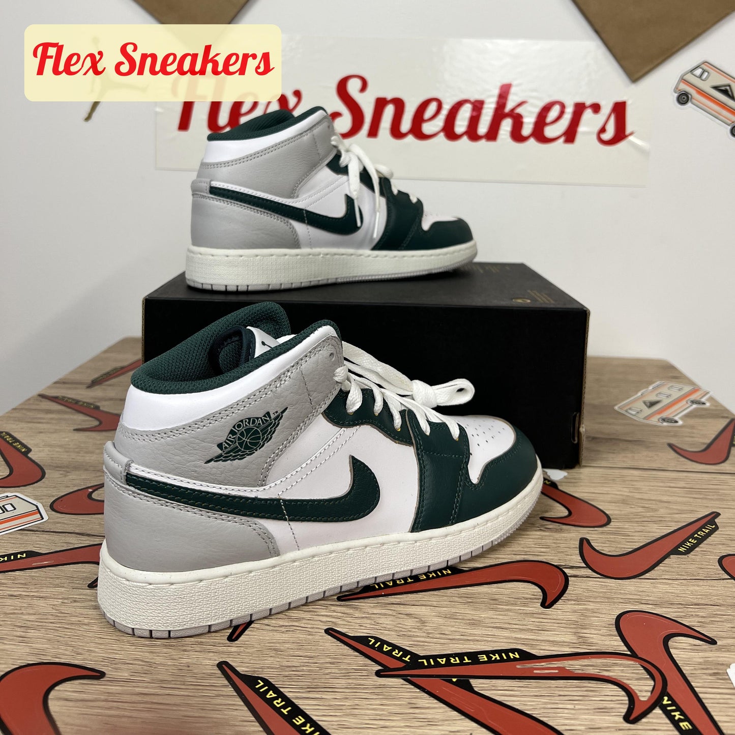 Air Jordan 1 Mid SE (GS) White/Green-Sail