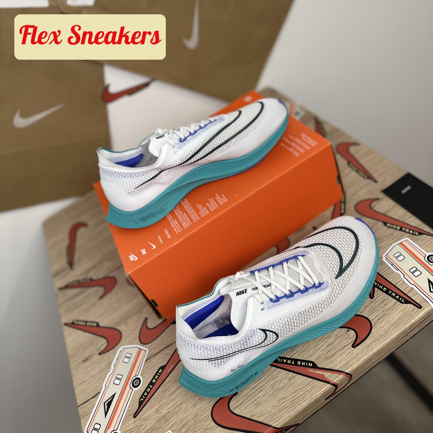 ZoomX Streakfly White/Deep-Jungle
