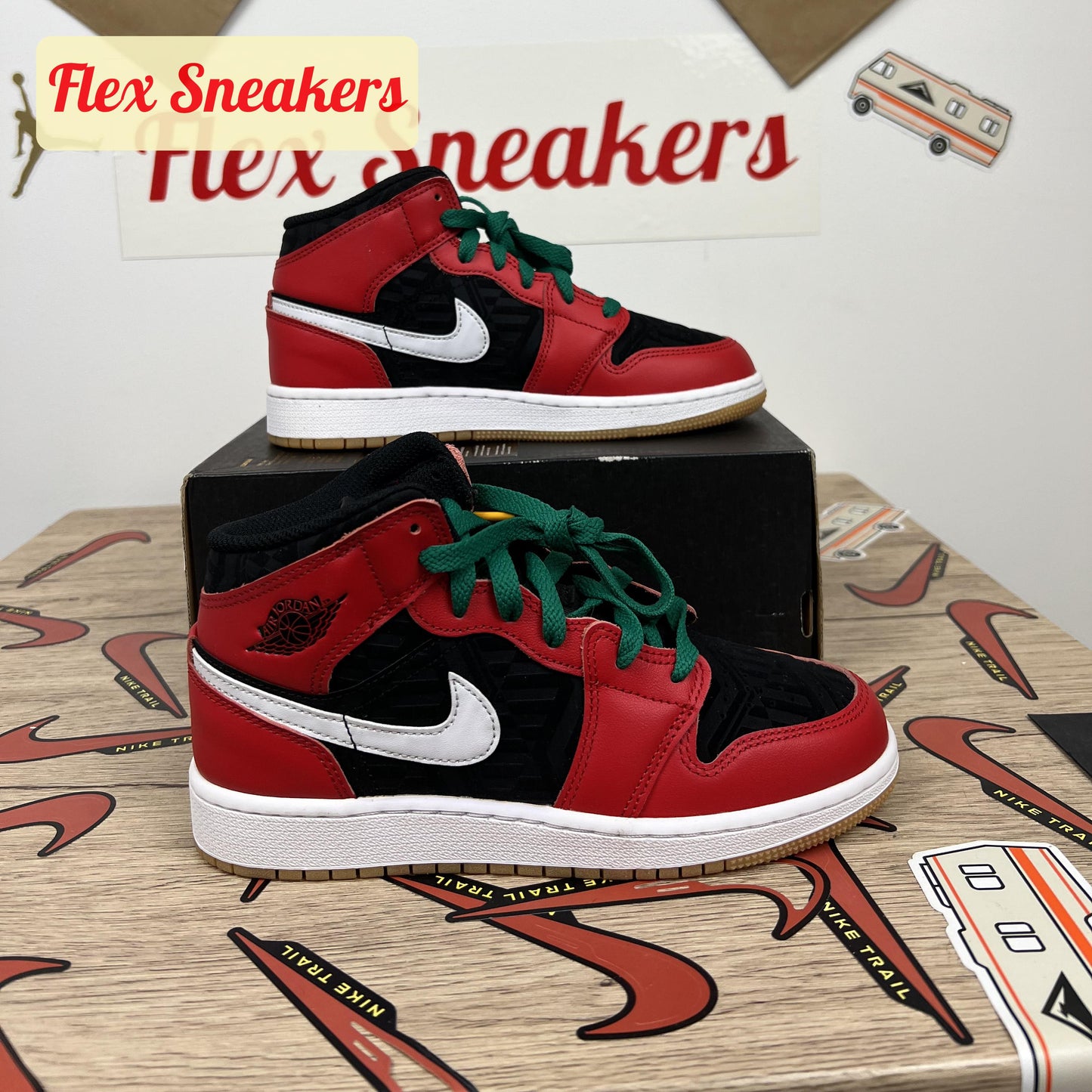 Air Jordan 1 Mid SE (GS) Fire-Red