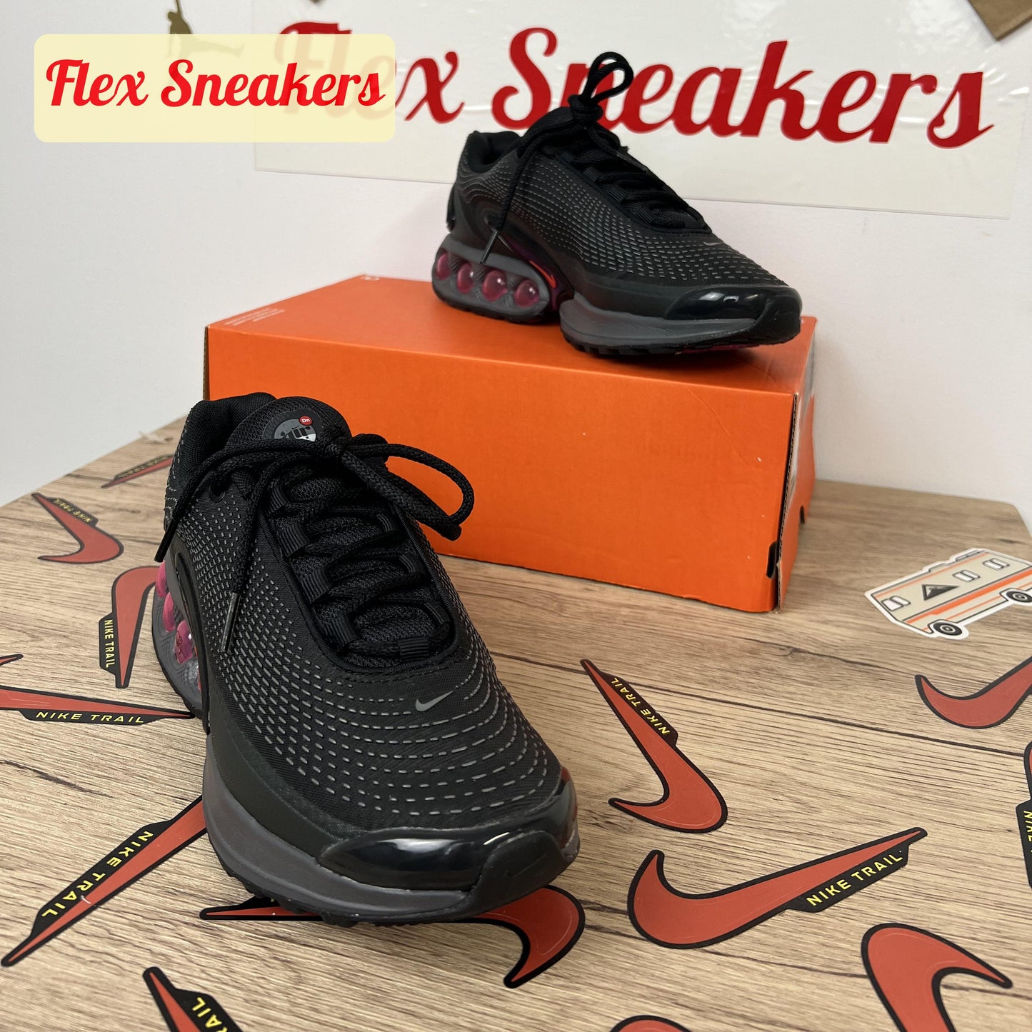 Air Max DN Black/Crimson