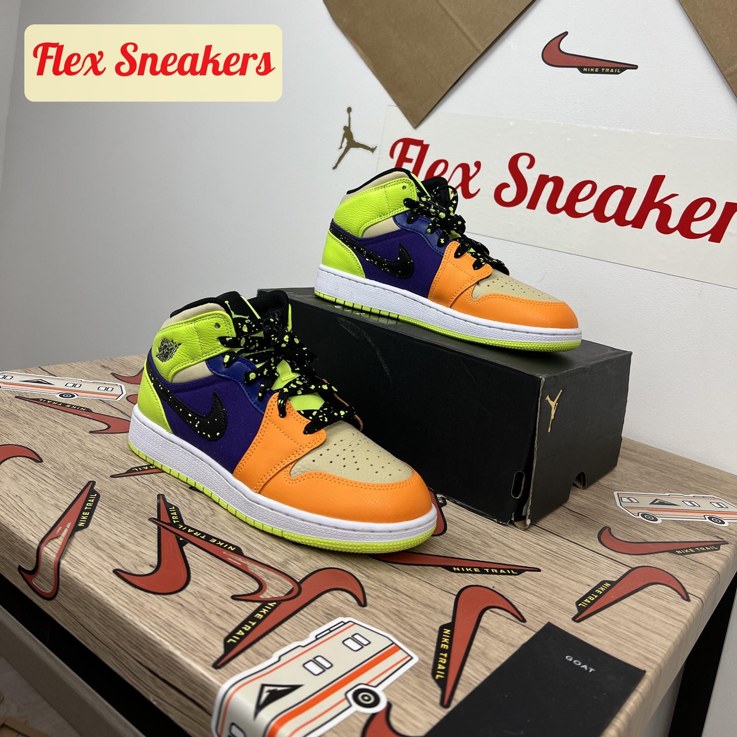 Air Jordan 1 Mid SE (GS) Volt