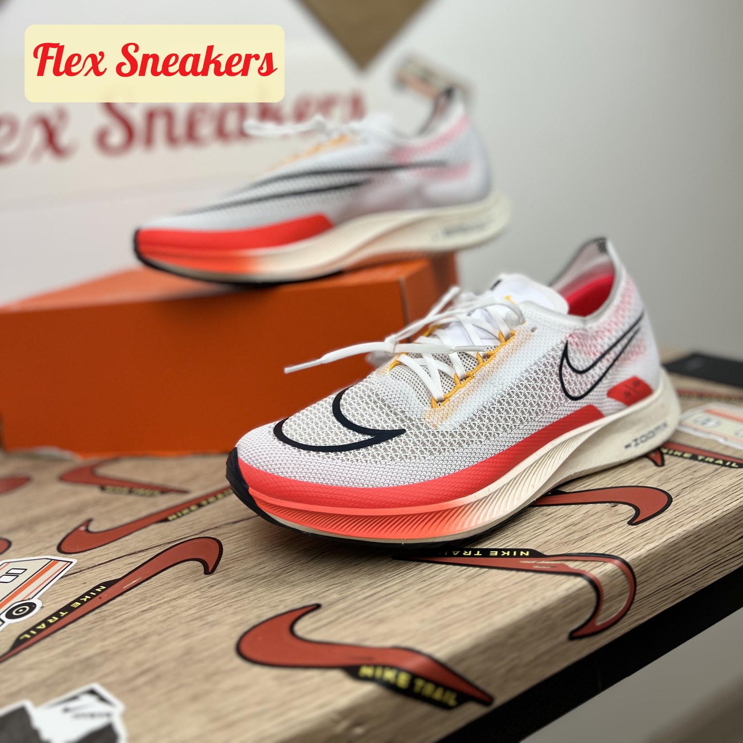 ZoomX Streakfly White/Bright-Crimson