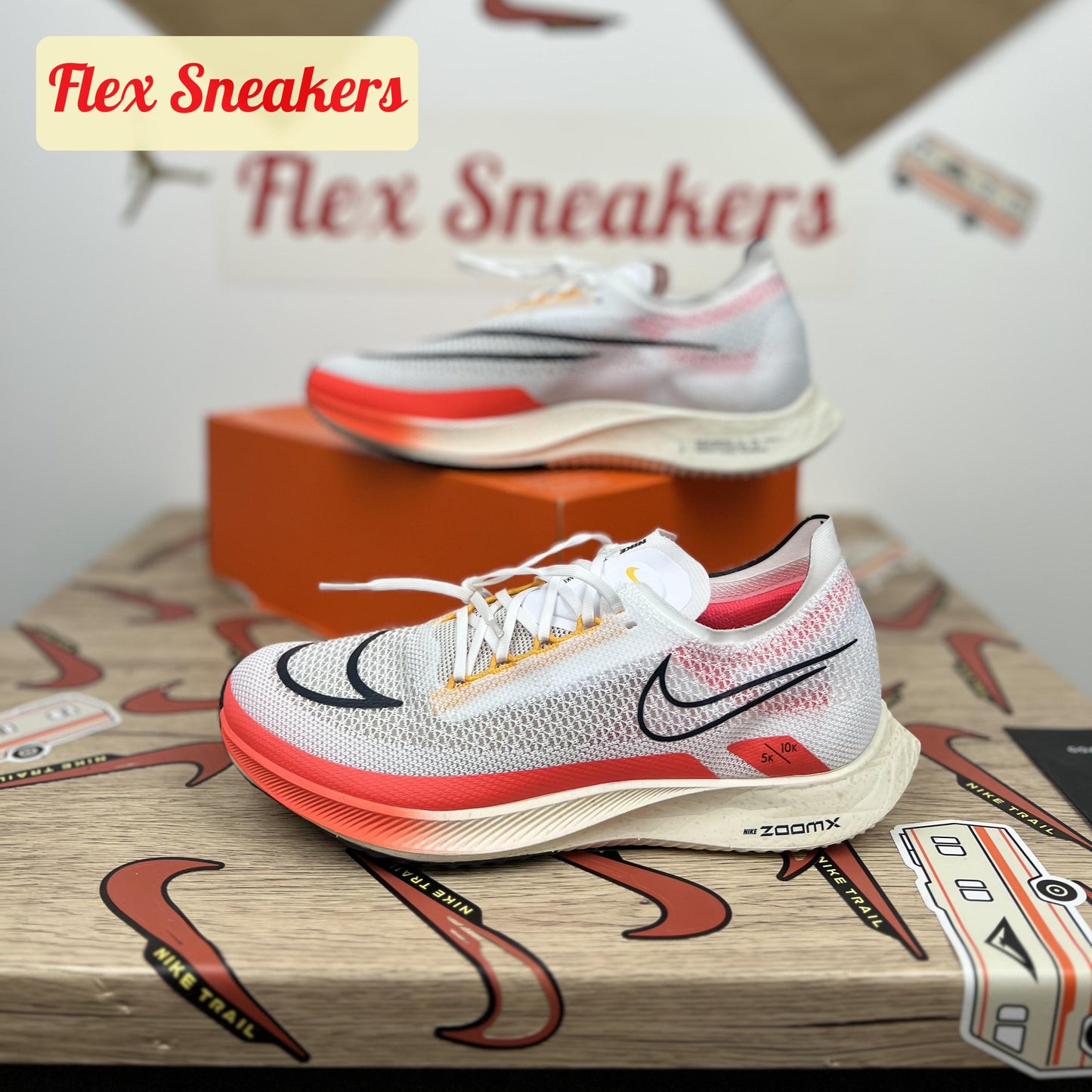 ZoomX Streakfly White/Bright-Crimson