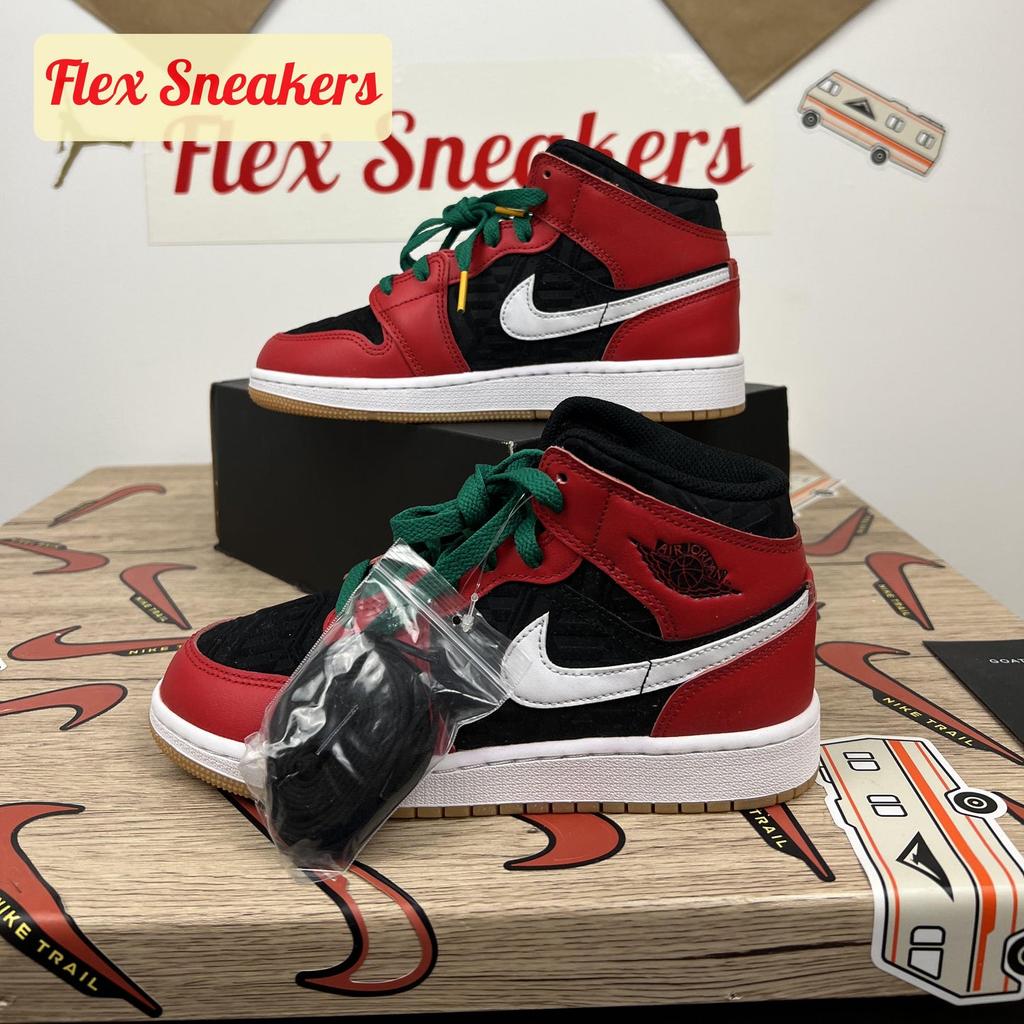 Air Jordan 1 Mid SE (GS) Fire-Red