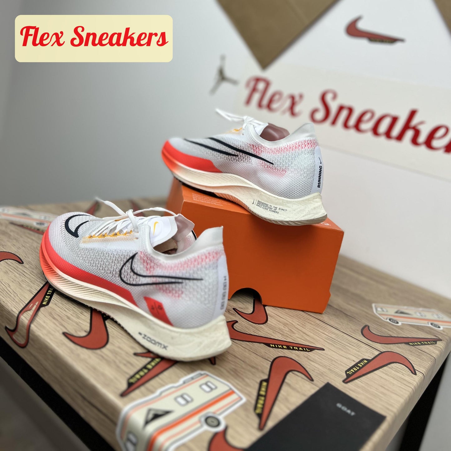ZoomX Streakfly White/Bright-Crimson