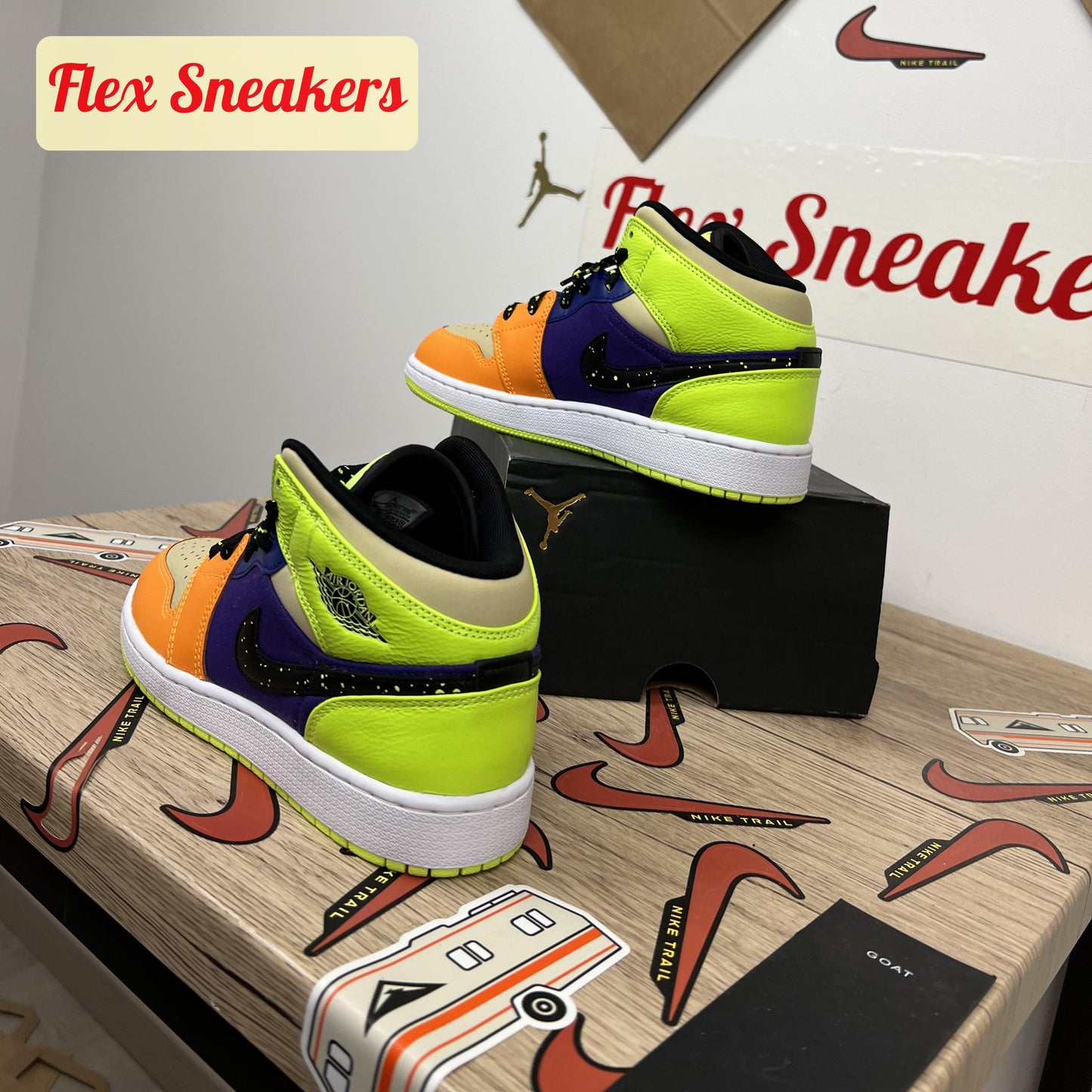 Air Jordan 1 Mid SE (GS) Volt