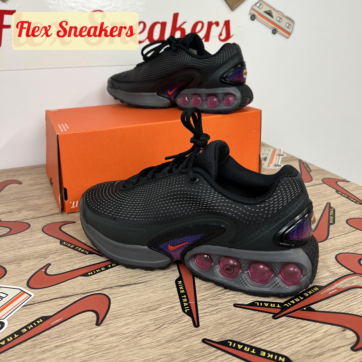Air Max DN Black/Crimson