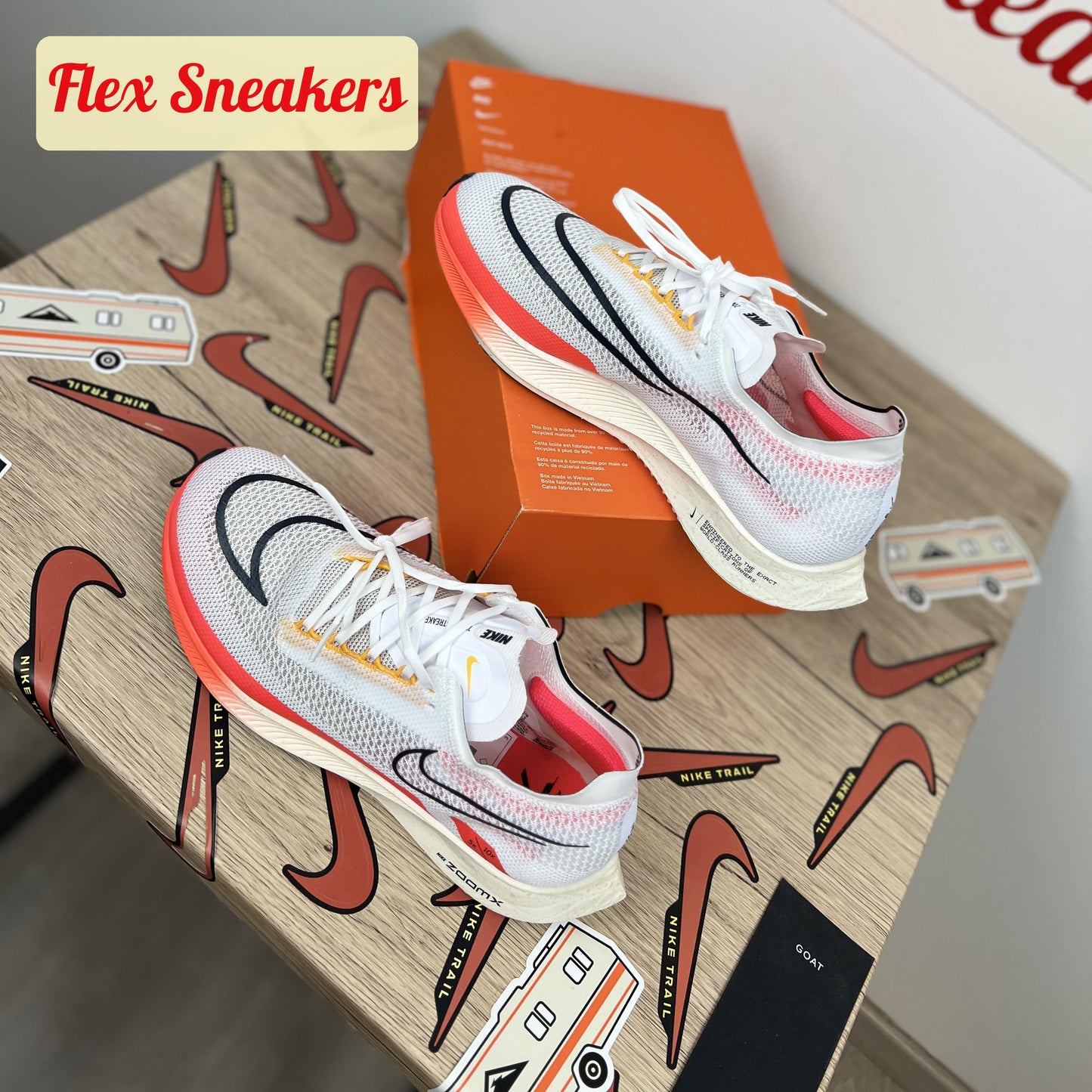 ZoomX Streakfly White/Bright-Crimson