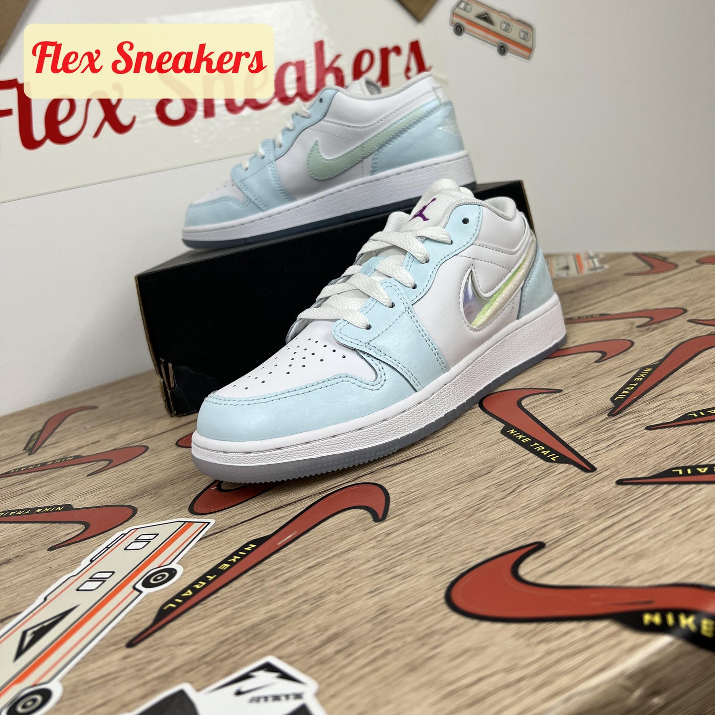 Air Jordan 1 Low SE (GS) Glacier-Blue