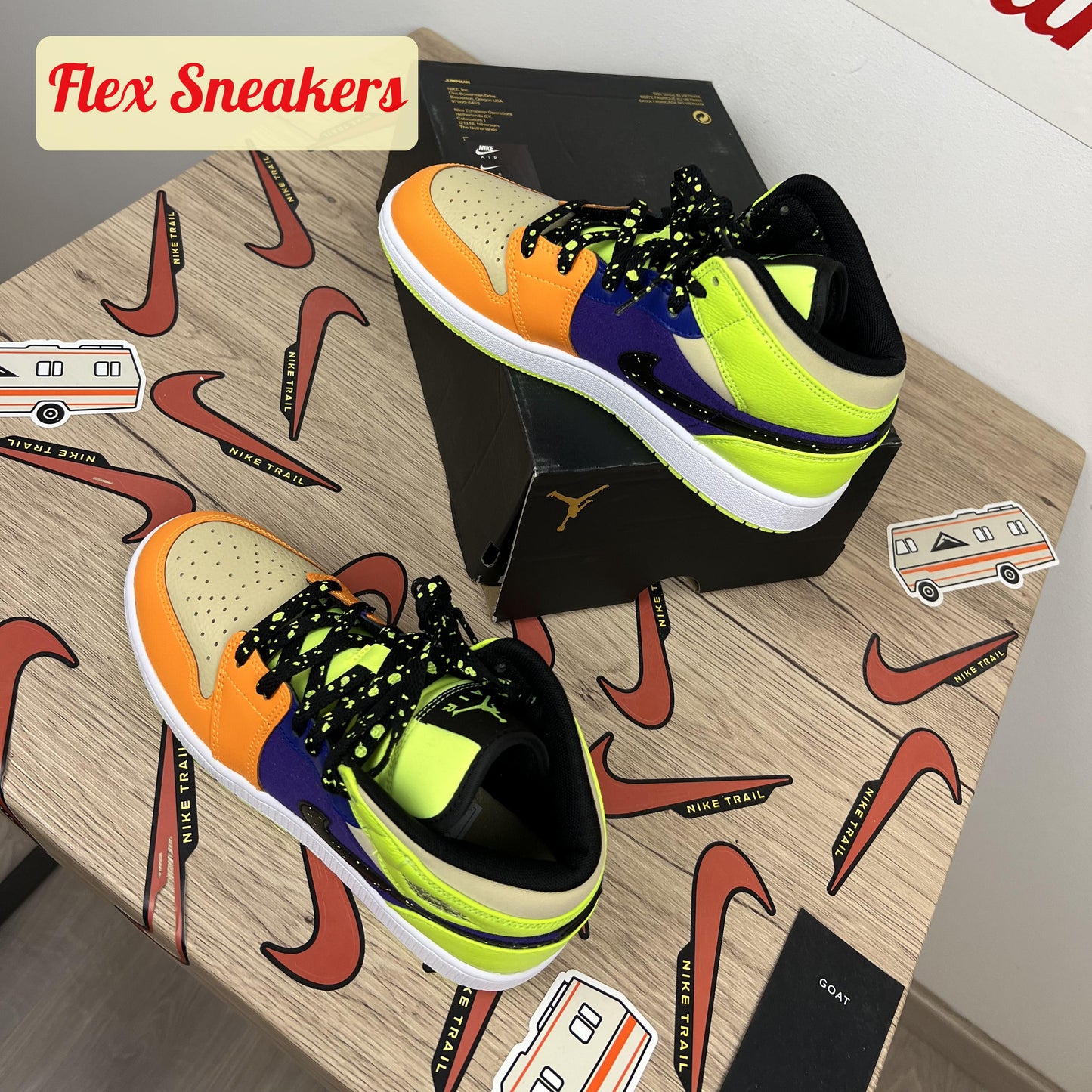 Air Jordan 1 Mid SE (GS) Volt