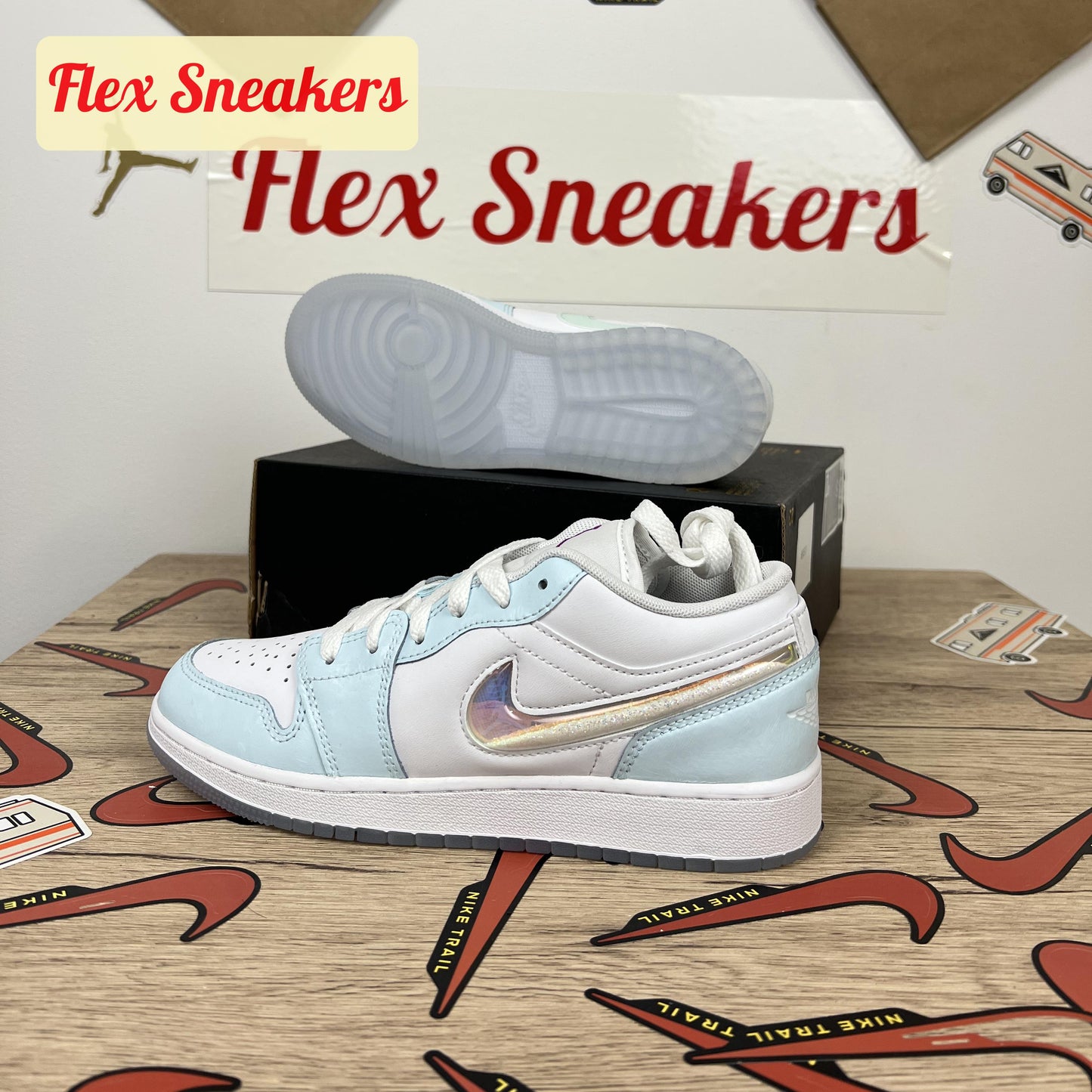 Air Jordan 1 Low SE (GS) Glacier-Blue