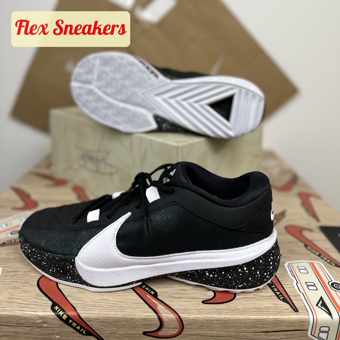 Zoom Freak 5 Black/White