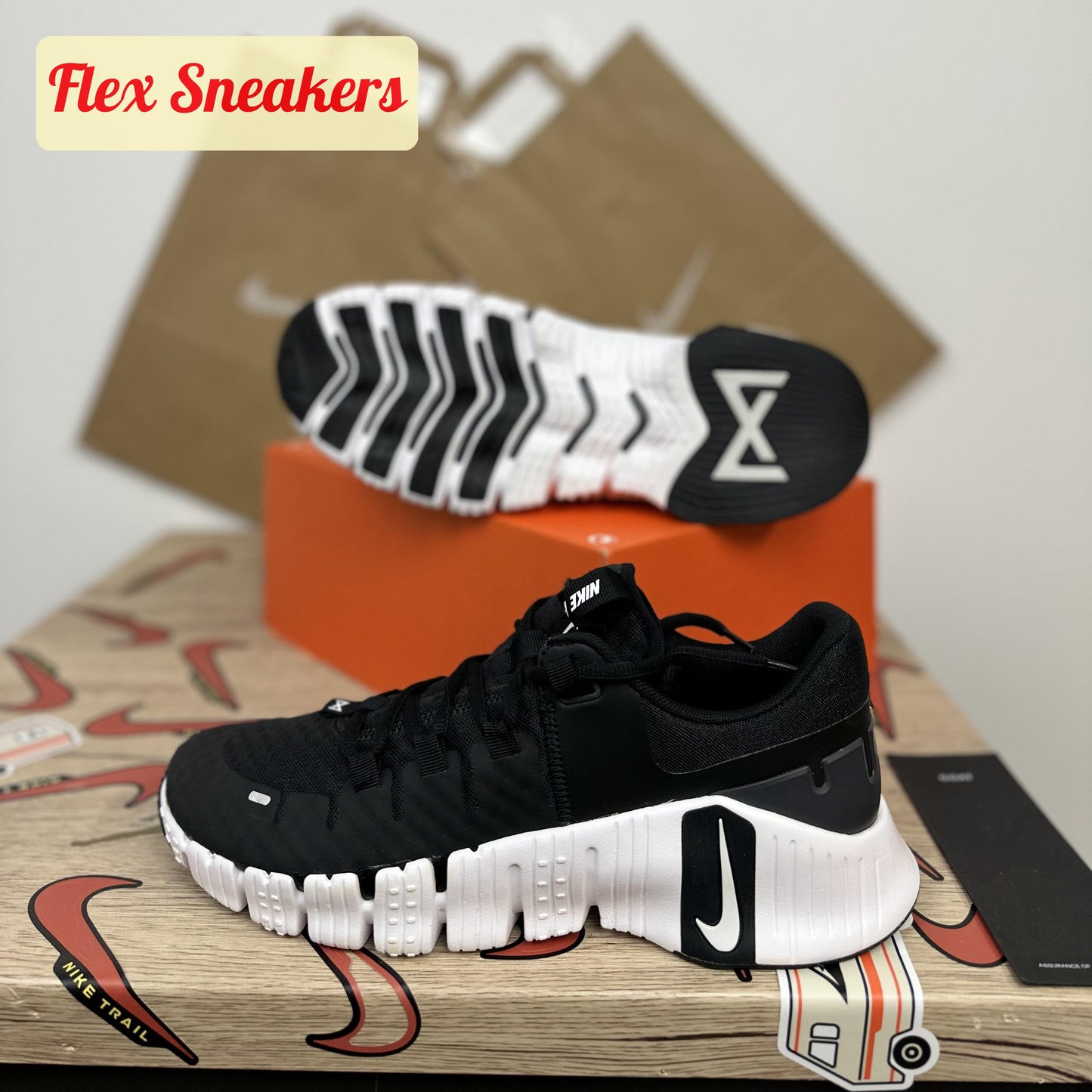 Free Metcon 5 Black/White