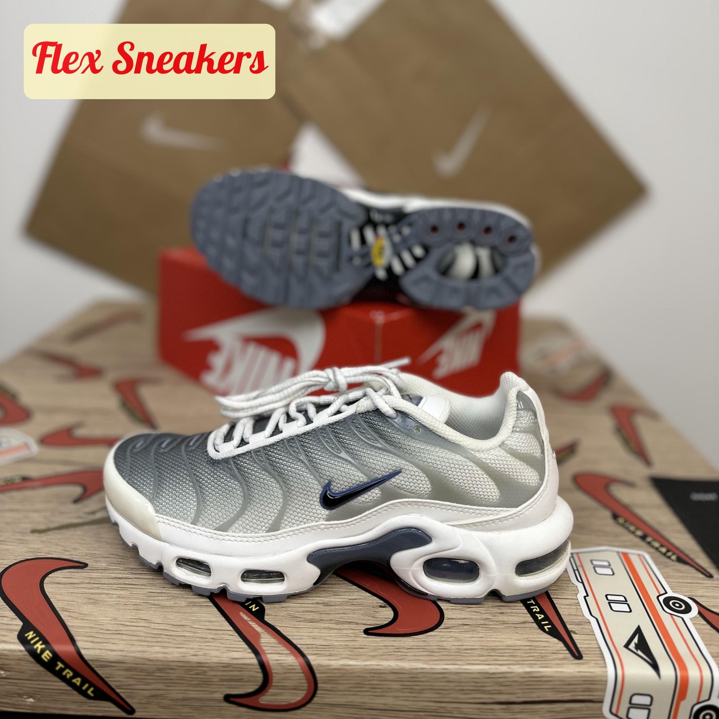 Air Max Plus White/Smoke-Grey