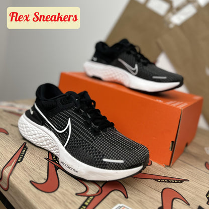 ZoomX Invincible Run FK 2 Black/White