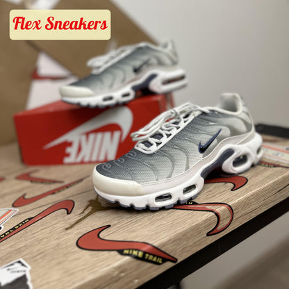 Air Max Plus White/Smoke-Grey
