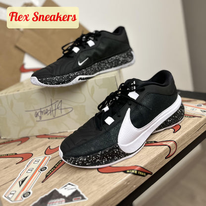 Zoom Freak 5 Black/White
