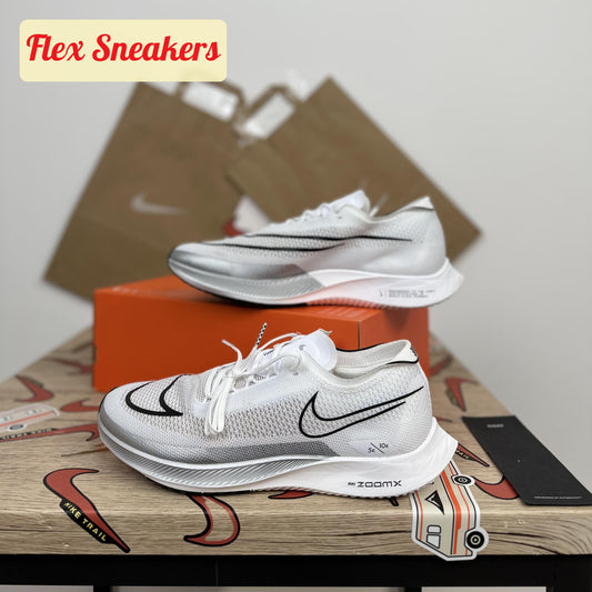 ZoomX Streakfly White/Silver