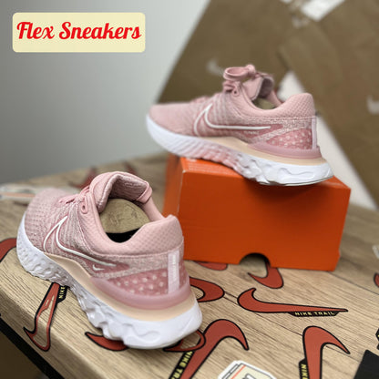 W React Infinity Run FK 3 Pink-Glaze