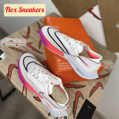 ZoomX Streakfly White/Crimson