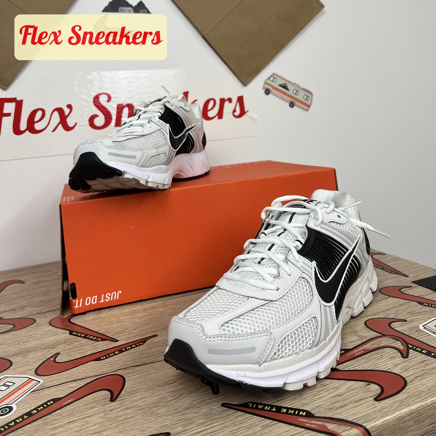Zoom Vomero 5 White/Black