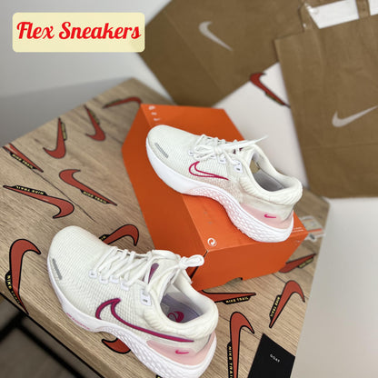 ZoomX Invincible Run FK 2 White/Pink