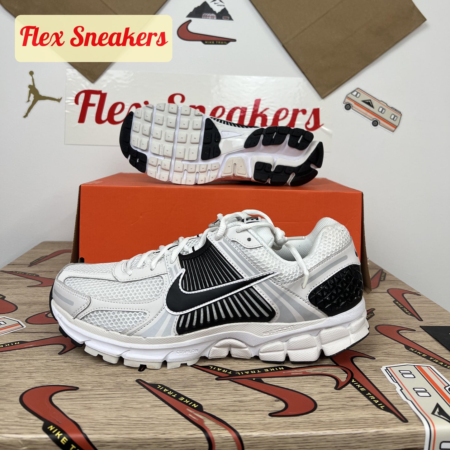 Zoom Vomero 5 White/Black
